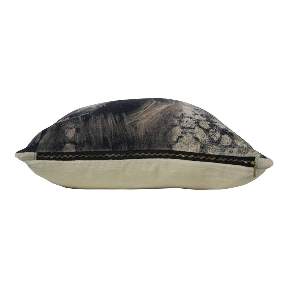 Mars & More Classic Velvet Cushion Horse Grey Mars & More Classic Velvet Cushion Horse Grey