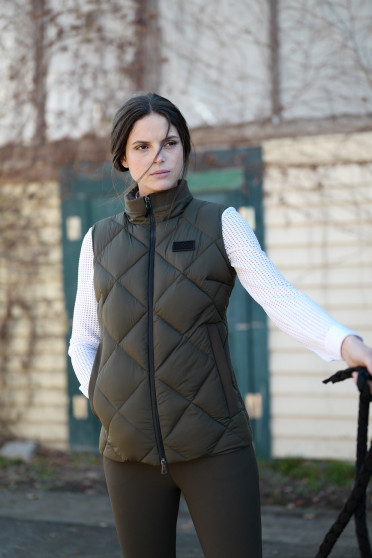 Women's hooded vest from the quality brand Cavalleria Toscana Women's hooded vest from the quality brand Cavalleria Toscana